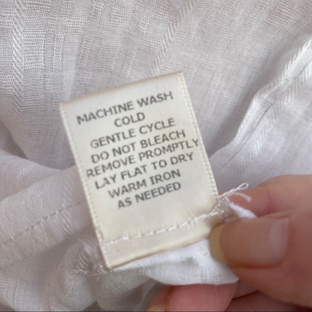 NWT Love Stitch woman's white top black design M - Picture 7 of 10